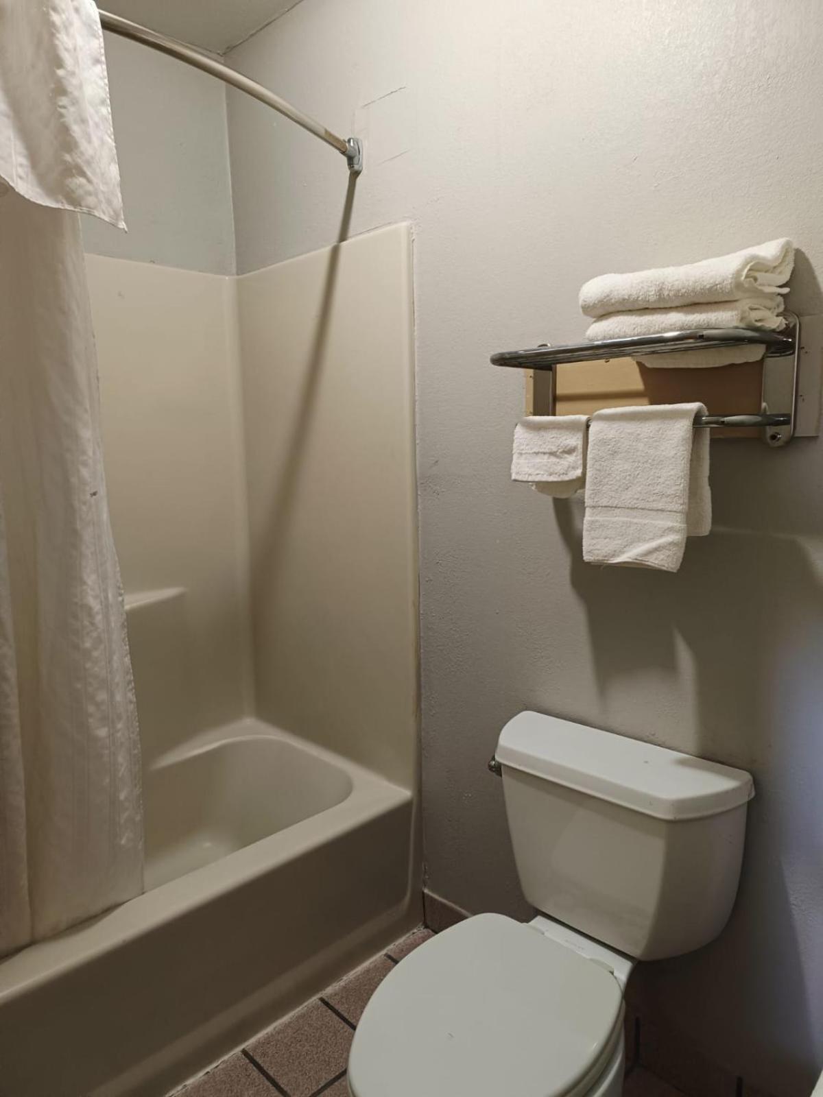 Executive Inn By Oyo Kilgore North מראה חיצוני תמונה