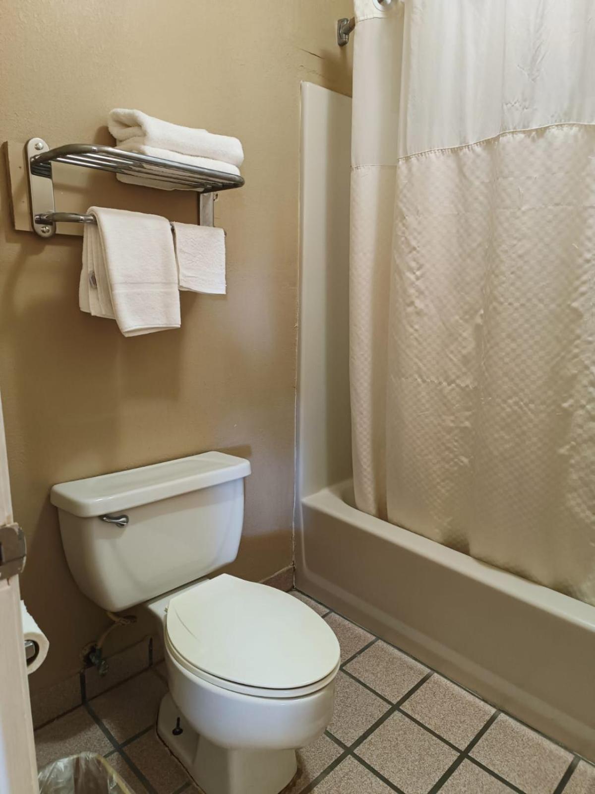 Executive Inn By Oyo Kilgore North מראה חיצוני תמונה