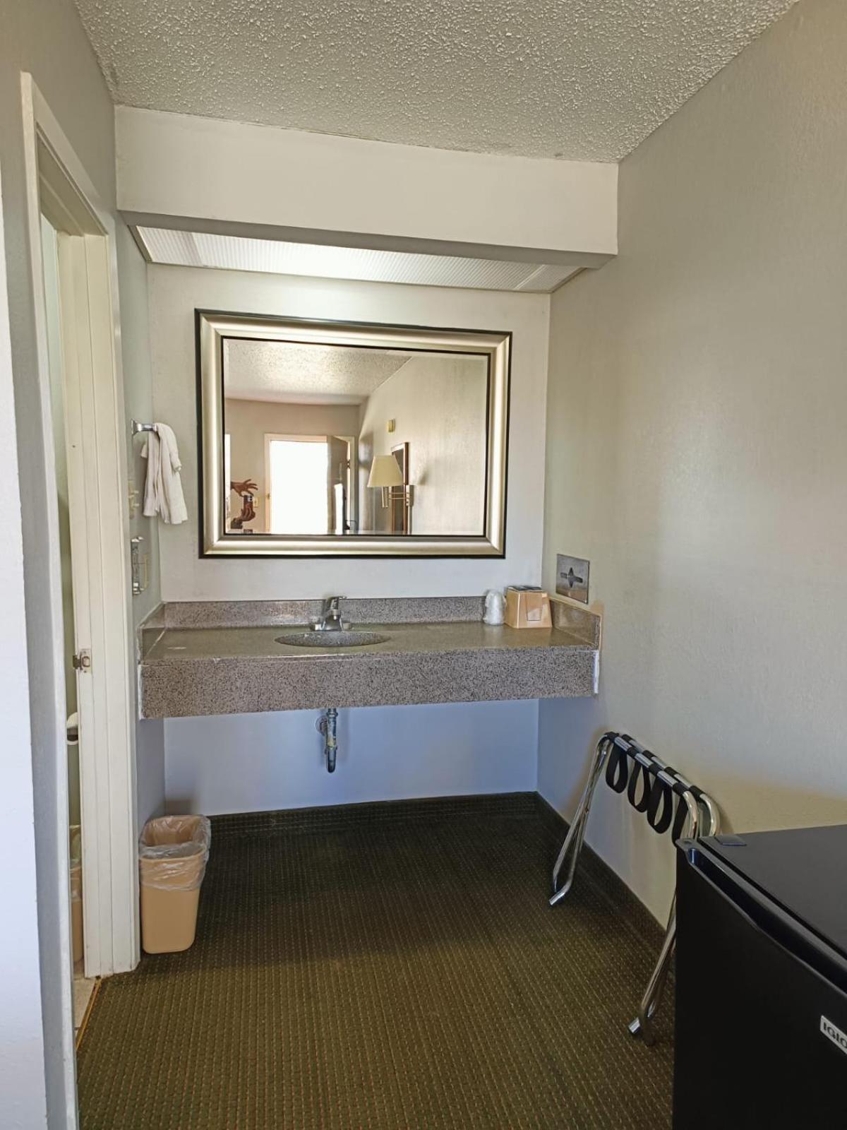 Executive Inn By Oyo Kilgore North מראה חיצוני תמונה